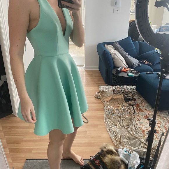 Beautiful A fram dress - Picture 2 of 2